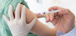 الصحة: قرار باعطاء لقاحات كورونا للاطفال بين 5-11 عاما