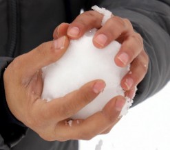 أطباء يحذرون لاعبي الثلوج من قضمة الصقيع