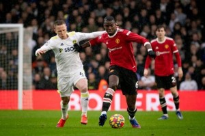 مانشستر يونايتد يفوز على ليدز برباعية في الدوري الإنجليزي