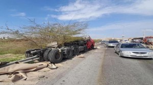 وفاة و8 إصابات بتصادم 9 مركبات على طريق العدسية