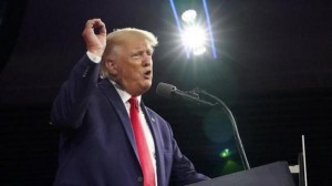 ترامب: الصين ستغزو تايوان قريبا