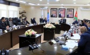 الفراية يؤكد على ضرورة عودة جميع الأشخاص الذين تركوا منازلهم ومناطق سكناهم جراء الجلوة العشائرية