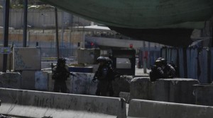 الاحتلال يفرض إغلاقا على الضفة الغربية والمعابر مع غزة من الثلاثاء