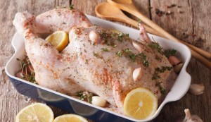 العواد ينفي مسؤولية المطاعم عن ارتفاع اسعار الدجاج: محاولة لفرض واقع جديد!