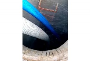 إزالة اعتداءات على خط مياه بطاقة 100 م3/ساعة