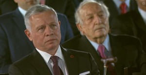 لماذا دمعت عينا الملك خلال احتفال الاستقلال؟