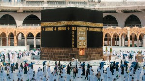 رحيل ملازم الصلاة.. 70 عاما خلف إمام الحرم المكي