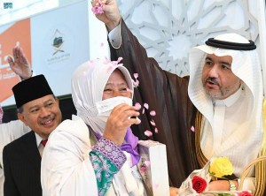 وصول أول رحلة لحجاج بيت الله الحرام لهذا العام (صور)