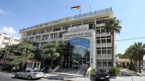 الصناعة ترفع أسعار طن "الشعير الحر" 31 دينارا .. وتؤكد "الشعير المدعوم" ثابت