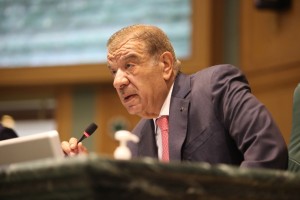 الدغمي يقترح منع الوزراء من العمل بعد استقالتهم