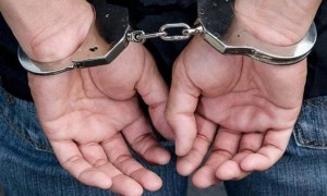 توقيف الطبيب المتهم بإستئصال كلية سليمة بدلاً من تالفة