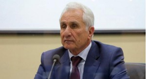 عويس يقرّ بوجود طبقية في التعليم ونظام العمل الحزبي بالجامعات إلى الخصاونة