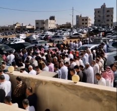 الآلاف يشيعون جثامين أطفال الرصيفة الخمسة (صور)