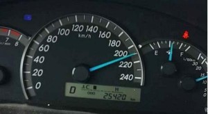 ضبط مركبة تسير بسرعة 209 كلم بالساعة على شارع الـ 100