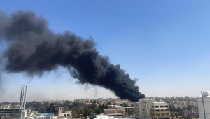 حريق كبير بمبنى مهجور في المقابلين