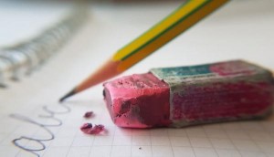 المواصفات تحذر: ممحاة رصاص في السوق تحتوي على مادة مسرطنة