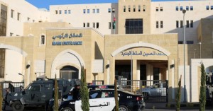 وفاة ابنة مرتكب جريمة السلط متأثرةً بإصابتها بعيار ناري