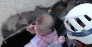 بالفيديو...لحظة إخراج الطفلة ملاك من تحت أنقاض عمارة اللويبدة