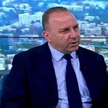 خرفان يدعو إلى وقف أعمال البناء والترميم في المخيمات