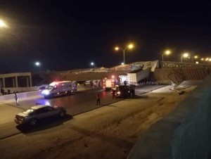 سقوط جسر للمشاة على طريق المطار
