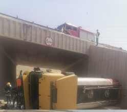 سقوط صهريج بعد حادث تصادم على شارع الـ100 باتجاه المفرق