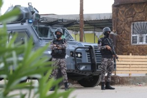 مداهمة أمنية تسفر عن ضبط كميات كبيرة من المشروبات الروحية داخل محل تجاري في الاغوار الشمالية