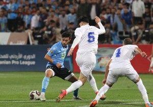 الفيصلي ينفرد بصدارة الدوري بعد التعادل مع الرمثا