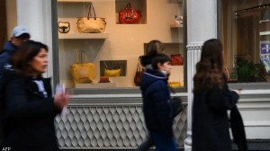 الأسر بأميركا تقلص مشتريات السلع باهظة الثمن لارتفاع التضخم