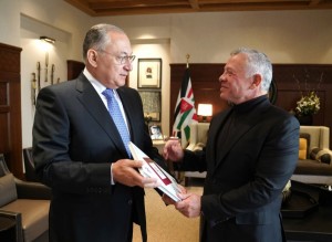 الملك يتسلم التقرير السنوي لهيئة النزاهة ومكافحة الفساد لعام 2021