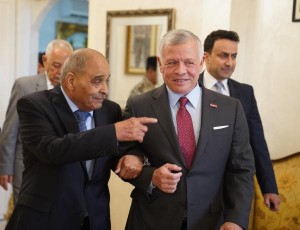 الملك يلتقي بعدد من رفاق السلاح في دارة الخريشا .. صور