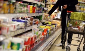 حماية المستهلك للمواطنين: قننوا مشترياتكم وابتعدوا عن شراء الكماليات