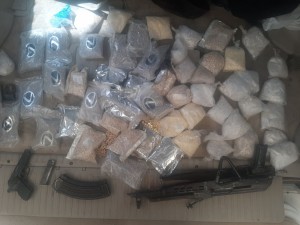 مداهمة تاجري مخدرات والقبض عليهما أثناء نقلهما لكميات كبيرة في المفرق