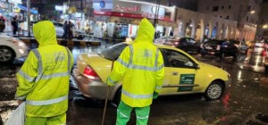 الأمانة تبرر ارتفاع منسوب المياه في شوارع: اتربة ومواد بناء اغلقت مناهل