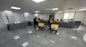 تجارة عمان: رخصة مهن سارية شرط للاقتراع