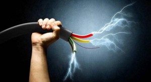 وفاة شاب بصعقة كهربائية في الكورة