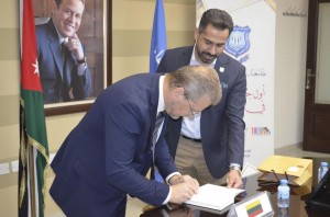 سفير جمهورية ليتوانيا يزور جامعة عمان الأهلية