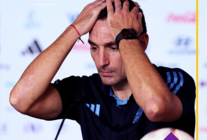 مدرب الأرجنتين عن الهزيمة أمام السعودية: أصابتنا بالإحباط .. انه يوم حزين