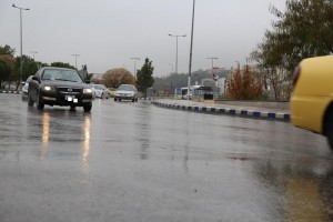 الاثنين .. أجواء باردة وتوقع زخات مطرية في الجنوب والشرق ليلا