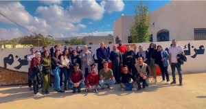 نشاط تطوعي لـ "عمارة وتصميم" عمان الاهلية بمدرسة ذات النطاقين