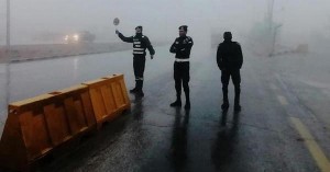 الأمن يحذر من خطر الانزلاق وتشكل الضباب والسيول