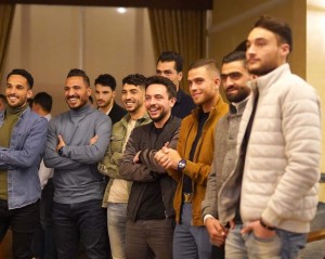 ولي العهد يتابع انتصار المغرب برفقة النشامى