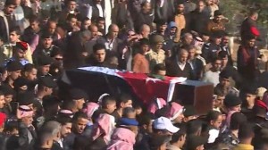 الأردنيون يشيعون شهداء الأمن العام