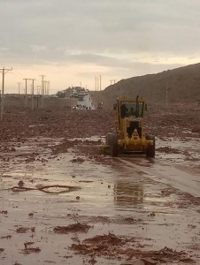 البلديات تتعامل مع انهيارات ومداهمات مياه لمنازل خلال المنخفض