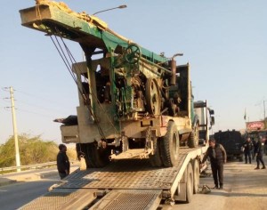 المياه تضبط حفارة مخالفة في المغطس