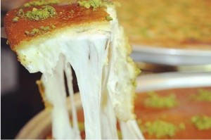 إقبال محدود على محال الحلويات مع نتائج تكميلية التوجيهي