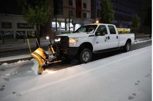 أمين عمان: جميع الطرق سالكة باستثناء بعض الشوارع الفرعية في صويلح والجبيهة وتلاع العلي