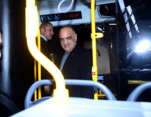 الخصاونة يطلق المرحلة الثانية من مشروع باص عمّان