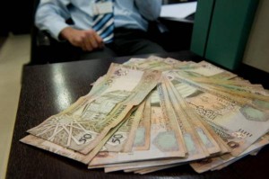 الحاج توفيق: "قرار تأجيل أقساط البنوك غير مطروح حتى الآن"