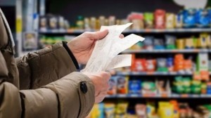 حماية المستهلك: شكاوى من عدم الالتزام بالسقوف السعرية للدجاج.. أين الرقابة؟