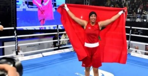 الملاكمة المغربية خديجة المرضي تتوج بطلة للعالم
